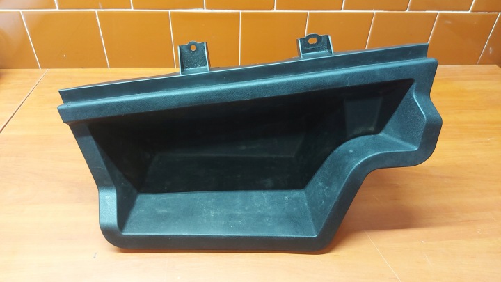 Handschuhfach KUWETA Kofferraum innen rechts heck TOYOTA AVENSIS T25 03- Sedan