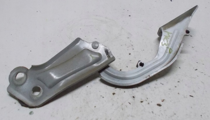 FORD FOCUS MK3 2.0 TDCI 13R Scharnier der Kühlergrill rechts BM51-A16800-AD