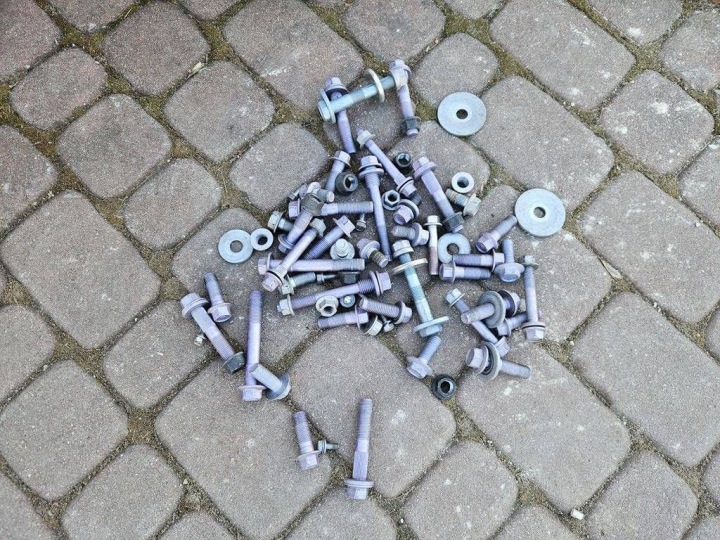 Schrauben Schrauben Achsträgers zbieznosci heck hinten centr Toyota Highlander XU70
