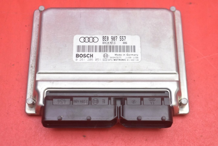 Bedienteil Computer DES MOTORS 8E0907557 AUDI A4 B6 2.0 20V 131 KM 00-05