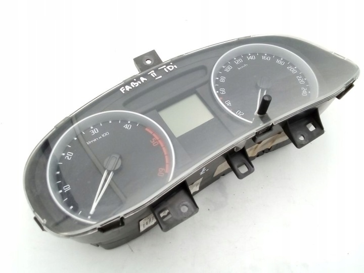 Skoda Fabia II 2 dials dials predkosciomierz 5J0920810C