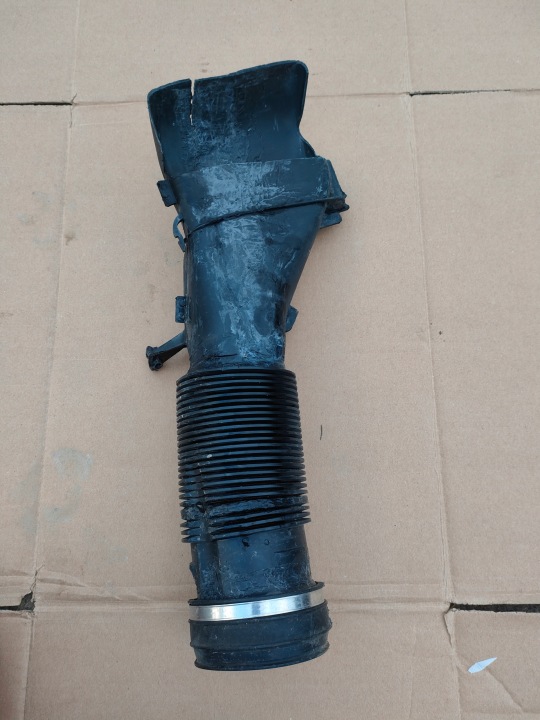 pipe of a filter, intake air MERCEDES W124 M104 300E-24V 300CE-24V 1030940311