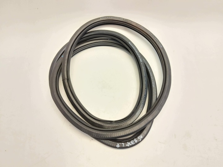 AUDI A5 8B3 B10 AVANT Dichtsatz Tür vorne links 8B3831721