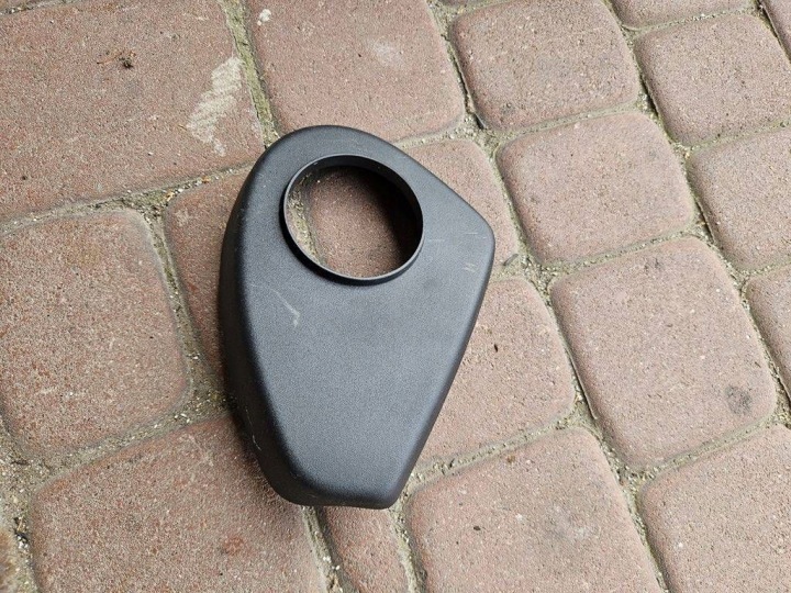 poklopač zaštita plastični sjedalo suvozača desni Toyota Aygo X 71811-0H010