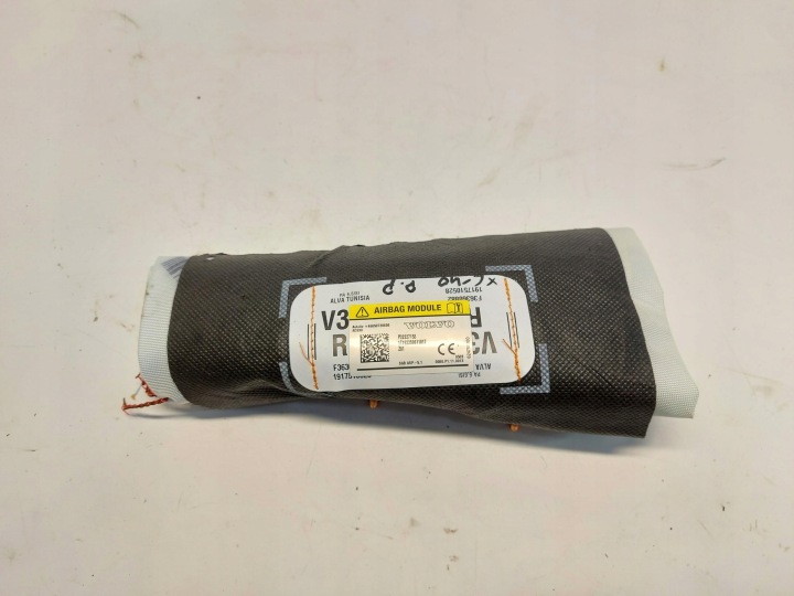 VOLVO XC40 D3 airbag powietrzna airbag seat right 32227153