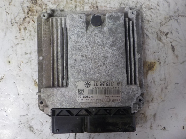 VW GOLF VI computer control unit 03L906022LF 0281015420