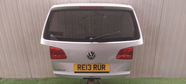 stražnja zadnja hauba gepek kompletna VW TOURAN LIFT 10-15 bez hrđe LAK: LA7W