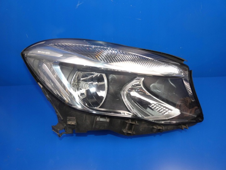 MERCEDES GLA W156 X156 light right front ZWYKLA H7 WERSJA ANGIELSKA