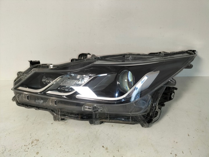 Licht vorne reflektor links TOYOTA COROLLA E21 18-22 Sedan