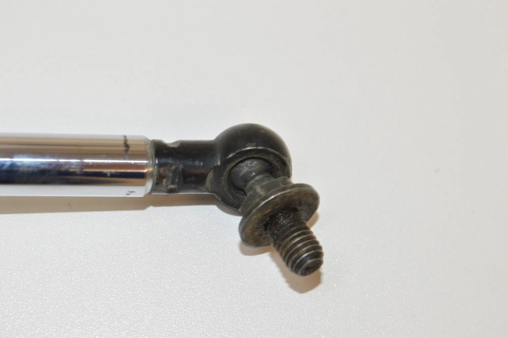 TOYOTA COROLLA  E12  Right boot flap actuator 2005 68950-20350 6
