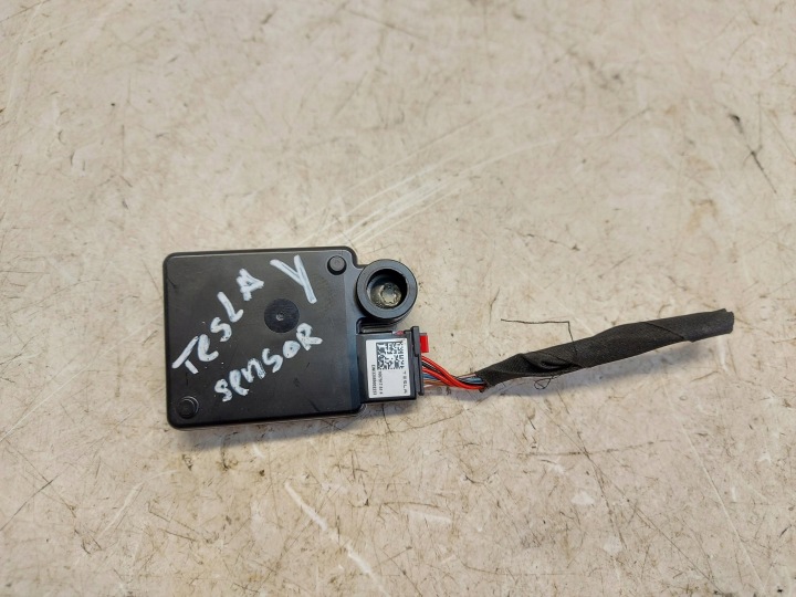 TESLA MODEL Y 2022r RADAR SENSOR Sensor 1607917-51-F