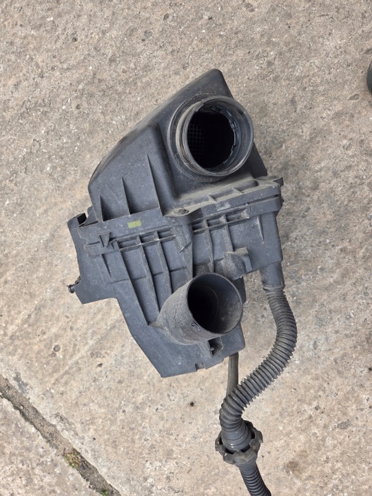 cover of a filter, air OPEL MERIVA B 1.7 CDTI 13340818