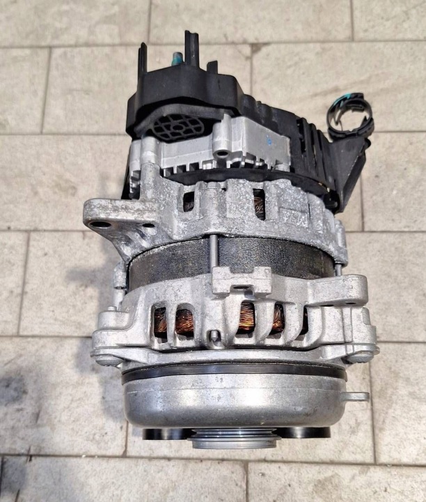 alternatore Renault Captur II 2310A8061R come nuovo! PRZEBIEG 30 KM!