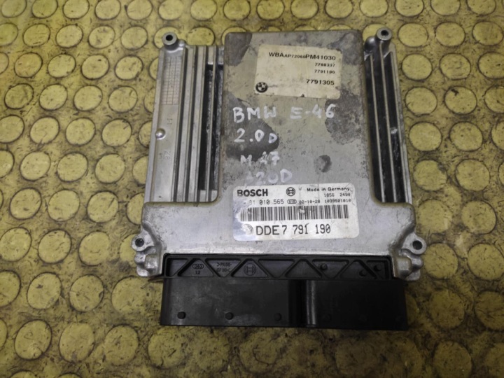BMW E46 2.0 D control unit of the engine 0281010565