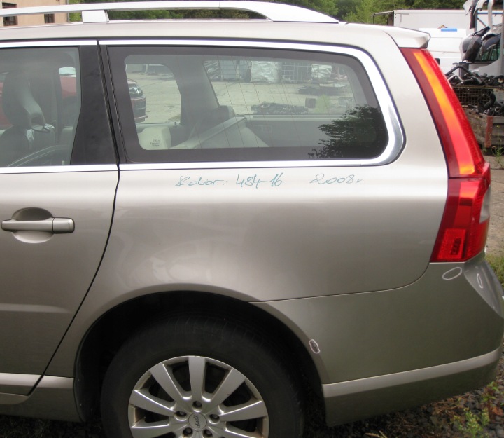VOLVO V70 III 08R KOMBI quarter left rear part fender rear left of wheels.484-16