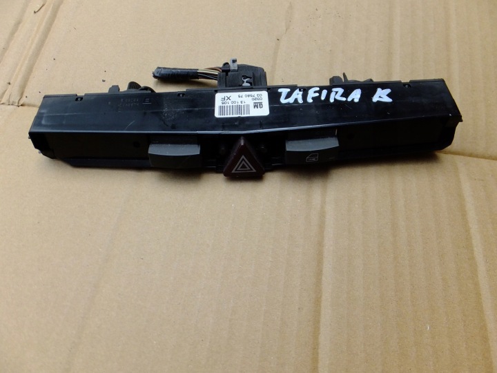 vypínač svetiel výstražnych svetiel opel zafira b 13100105 XF