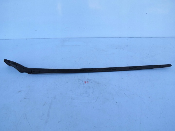 těsnění lišta okna CZOLOWEJ pravý předek VOLVO S90 V90 31386575