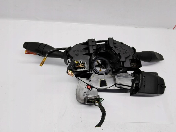 páčky pod volant a ovládanie Ford Mondeo MK3 6016537 Poškodená krúžok airbag