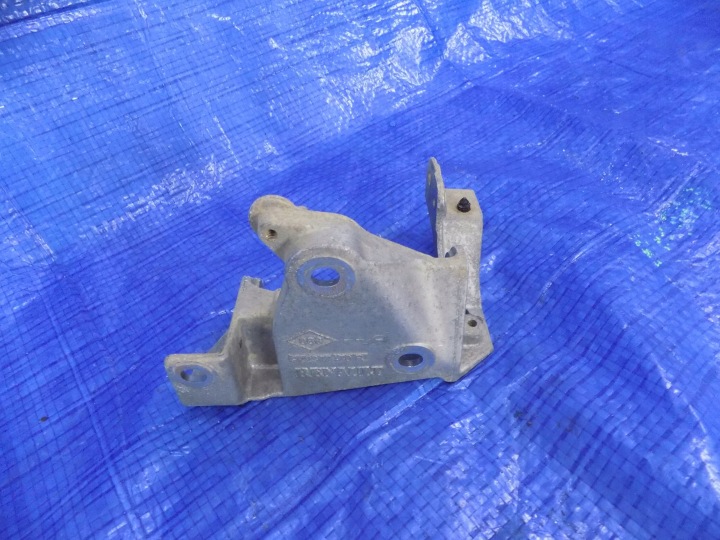 Halter POMPY des Wassers NAVARA D23 NP300 ALASKAN 2,3D