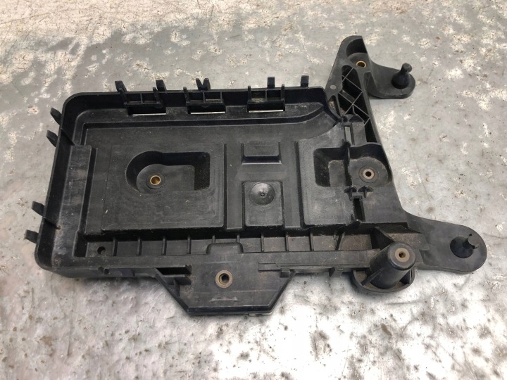 holder of the battery VW SKODA 1K0915333C