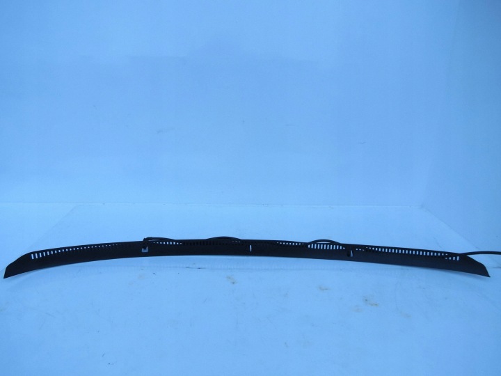 lišta pod oknem kryt ostřikovače VOLVO V60 31352536