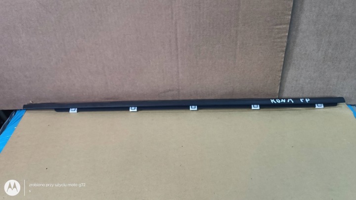 HYUNDAI KONA and LIFT moulding windows door PRZEDNICH right side 2022R