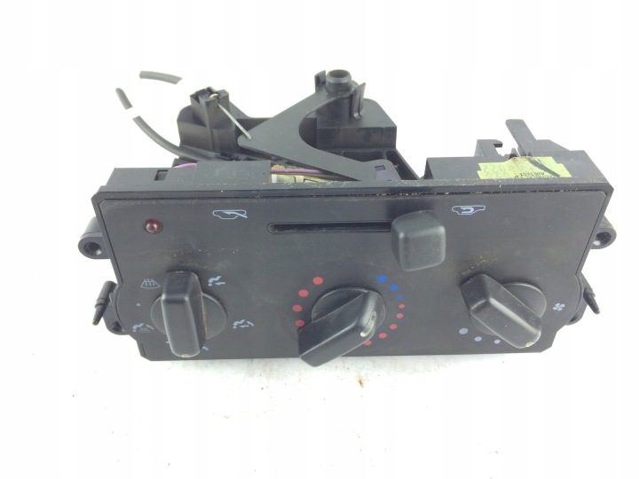 PANEL Bouches buses NISSAN MICRA II (K11) 1.0 et 16V 7040230732 NISSAN