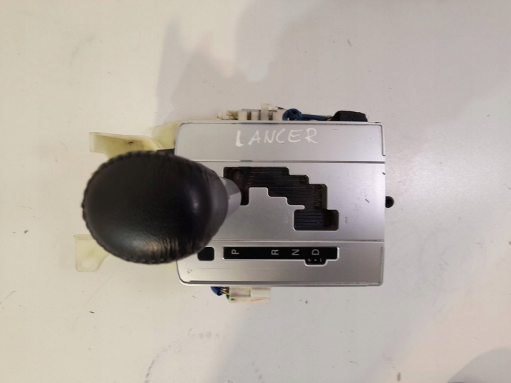 Mitsubishi Lancer VIII Automat Schalthebel Schalt getriebe (1)