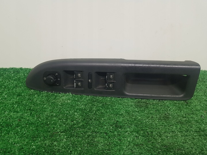 panel ovládání okna řidičů VOLKSWAGEN GOLF 5 plus 1K4959857 5M1867371B
