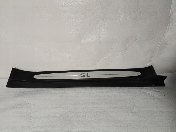 MERCEDES SL500 R230 krytka lišta Prahová pravá A2306800435