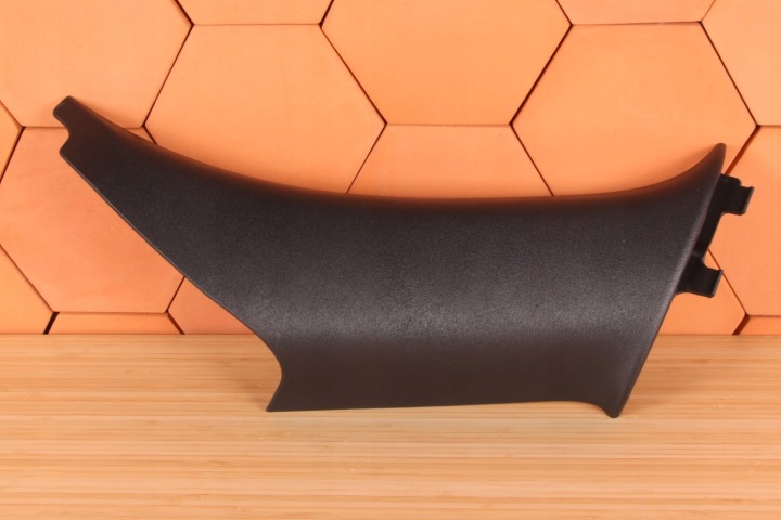 VOLVO XC60 cover SLUPKA right of the right 30721150