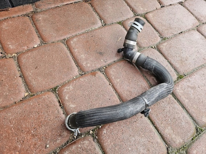 Tubazione tubo tubo flessibile d’acqua 1.5DCI RENAULT MEGANE 4 IV 924105464R