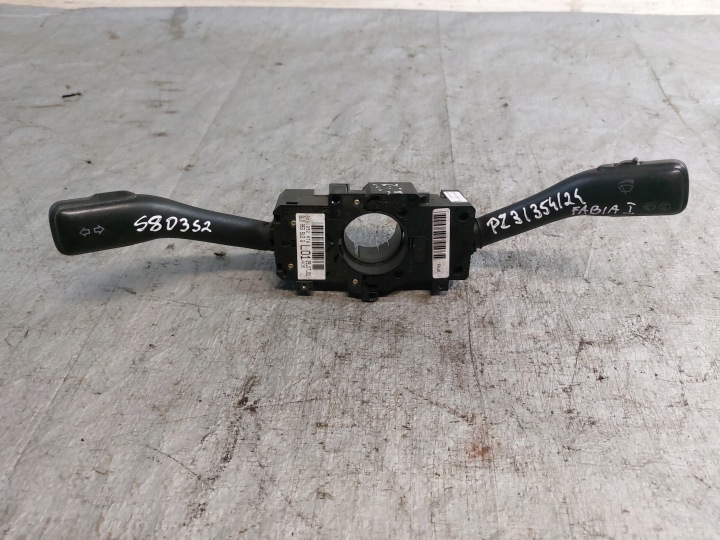 Commodo essuie glace SKODA FABIA et
