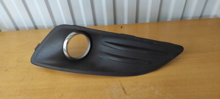 MRIEŽKA ĽAVÁ NÁRAZNÍK PREDOK FORD FIESTA MK7 LIFT C1BB-15A299-A