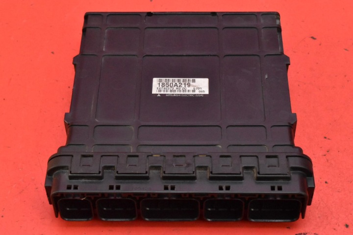 control unit of the engine 1860A219 MITSUBISHI ECLIPSE 4 IV 4G 3.8 V6 265 KM 06-09