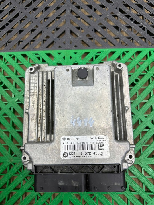 Vezerlő egység a motrot BMW 7 F01 F02 F03 F04 8572439