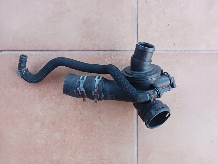 thermostat housing MERCEDES 2,2 CDI A6512000615