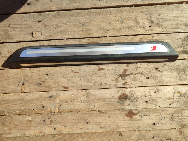 moulding threshold right front AUDI Q5 8R S LINE 8R0853374C