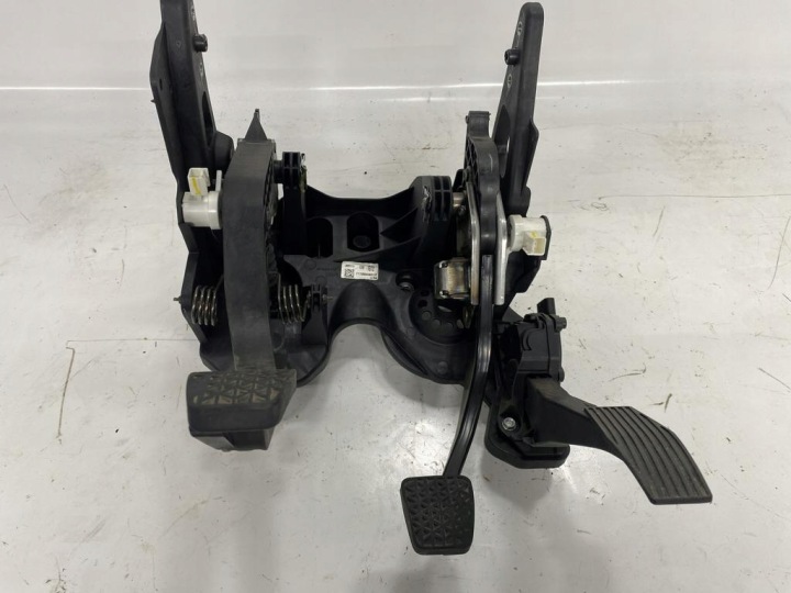 PEDAL freno frizione del gas / del liquido KPL EU OPEL ASTRA V K 15-22 1.6 CDTI 39094151