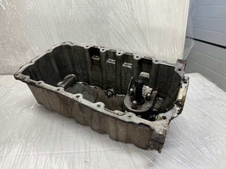 oil sump oil VW TRANSPORTER T5 LIFT T6 2.0TDI z with the sensor !