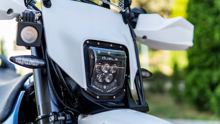 Husqvarna 701 черный