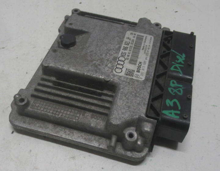 AUDI A3 8P TDI Computer Bedienteil DES MOTORS 03G906021JH