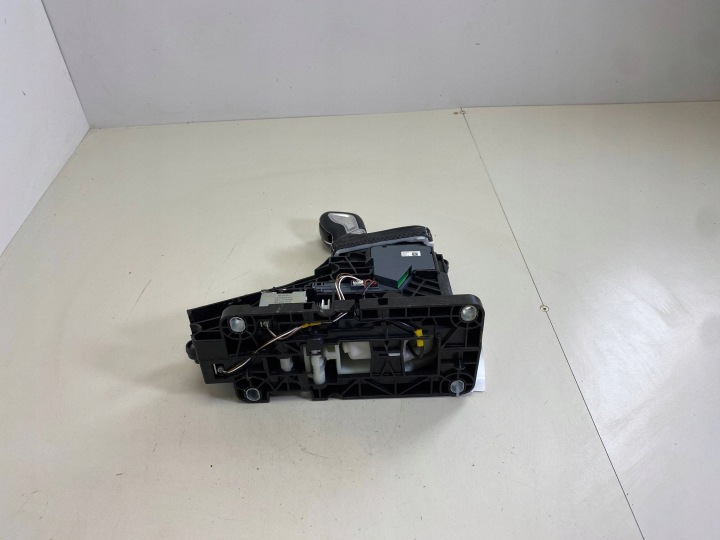Volvo XC60 2018 Gear shift left / upper 12