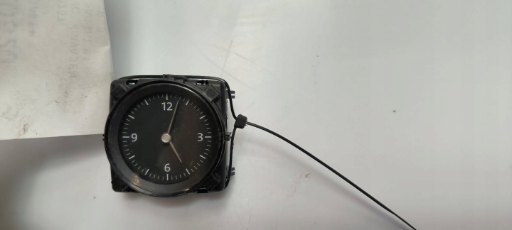 clock 3G0.919.204C VOLKSWAGEN PASSAT B8