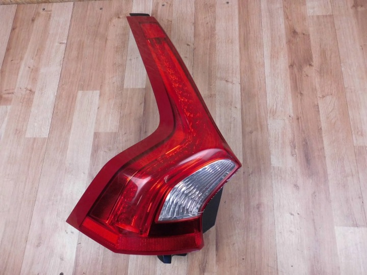 VOLVO V60 2010+ LICHT LINKS HECK HINTEN LINKS 31214963