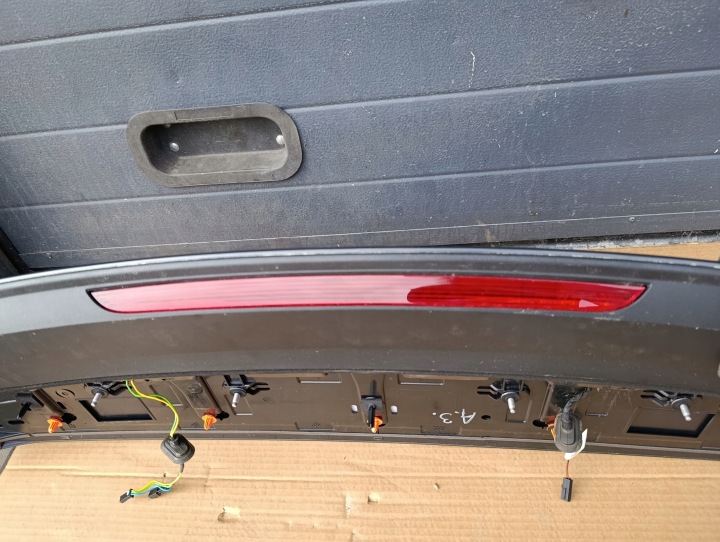 AUDI A3 8Y AIR SPOILER CAPA LIGHT STOP 8Y4827933 8
