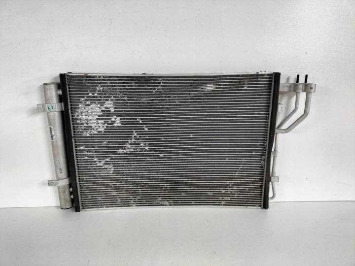 RADIATEUR / REFROIDISSEUR CONDENSATEUR CLIMATISATEUR AIR CONDITIONNÉ HYUNDAI IX20 10- ESSENCE