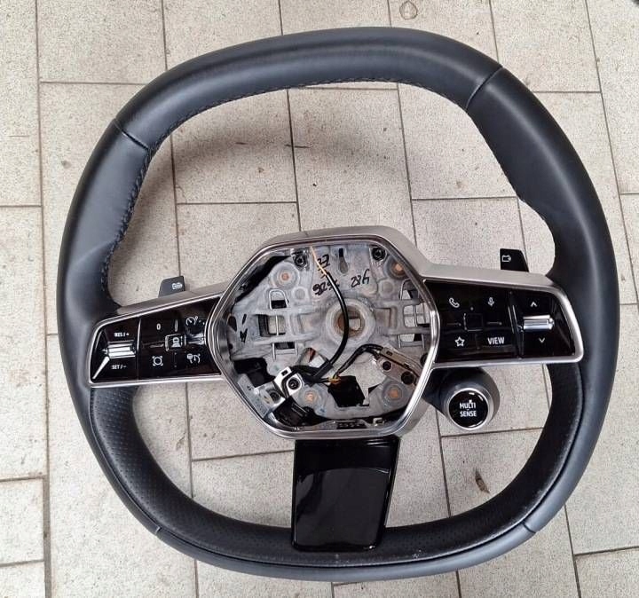 volan SKORZANA RENAULT MEGANE V E-TECH 484003850R