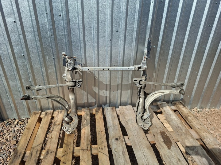 axle beam sider subframe below engine Audi A4 B8 8T0399315H arm of the arm