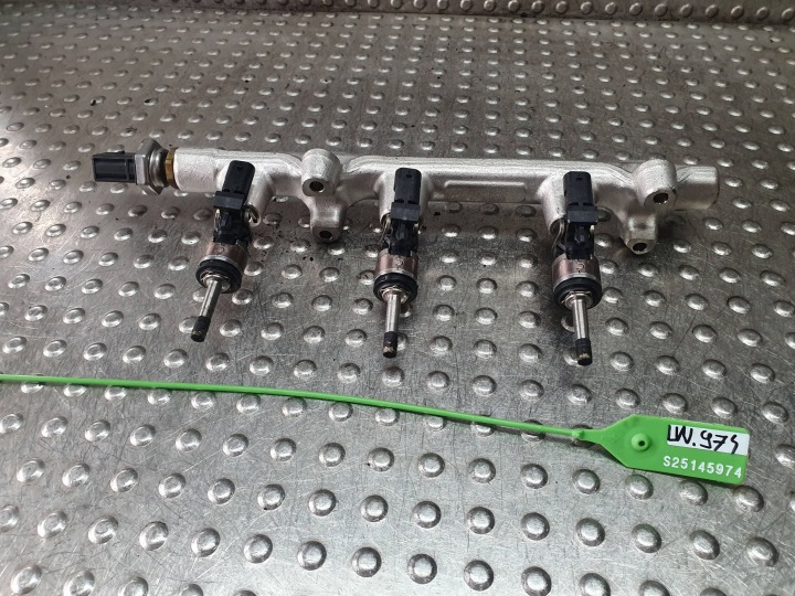 Kraftstoffverteiler Einspritzleiste Einspritzdüse 0261500443 A3 8Y A1 82A SCALA KAMIQ ARONA 1.0 TSI